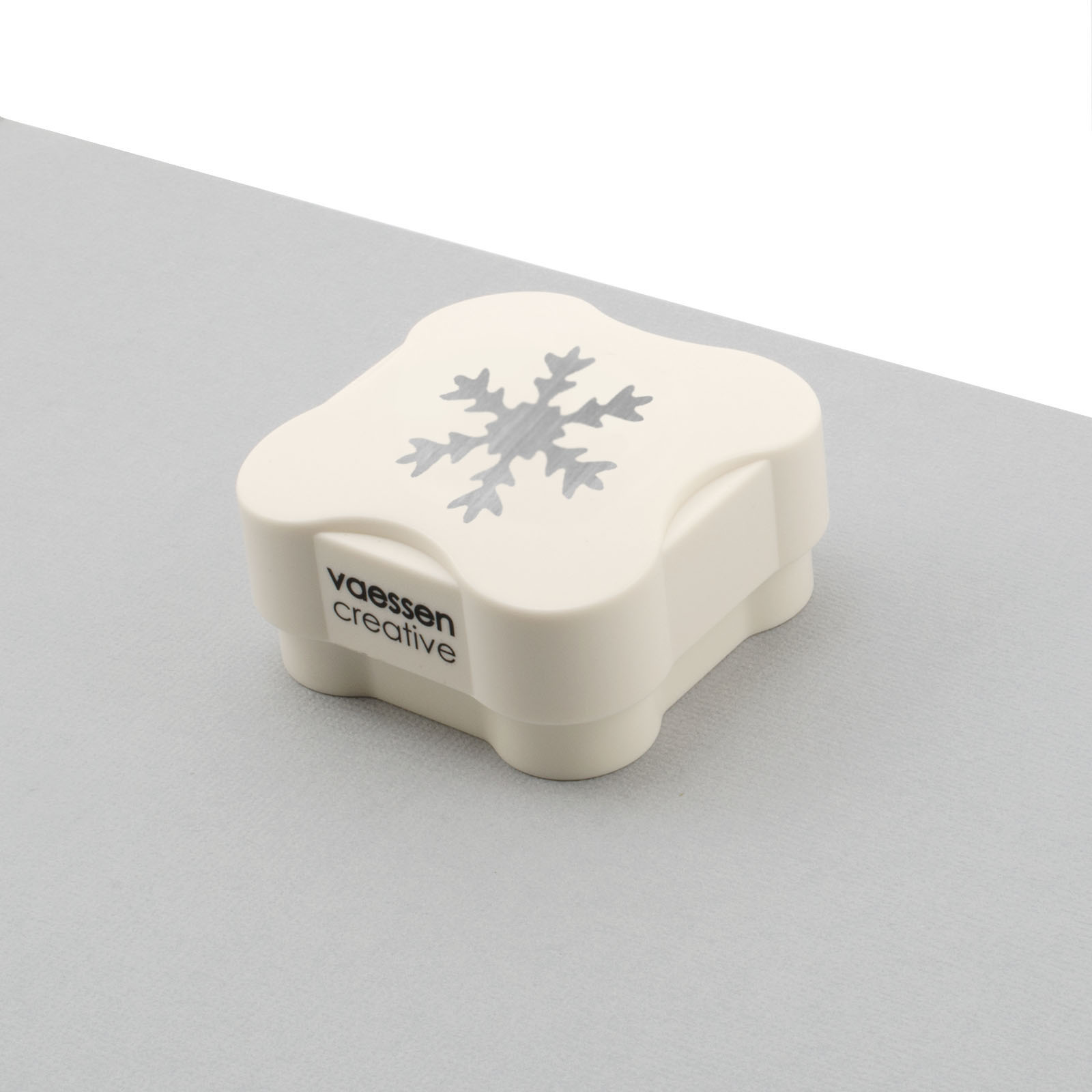 Vaessen Creative • Magnetic Punch Snowflake 3.8x3.8cm