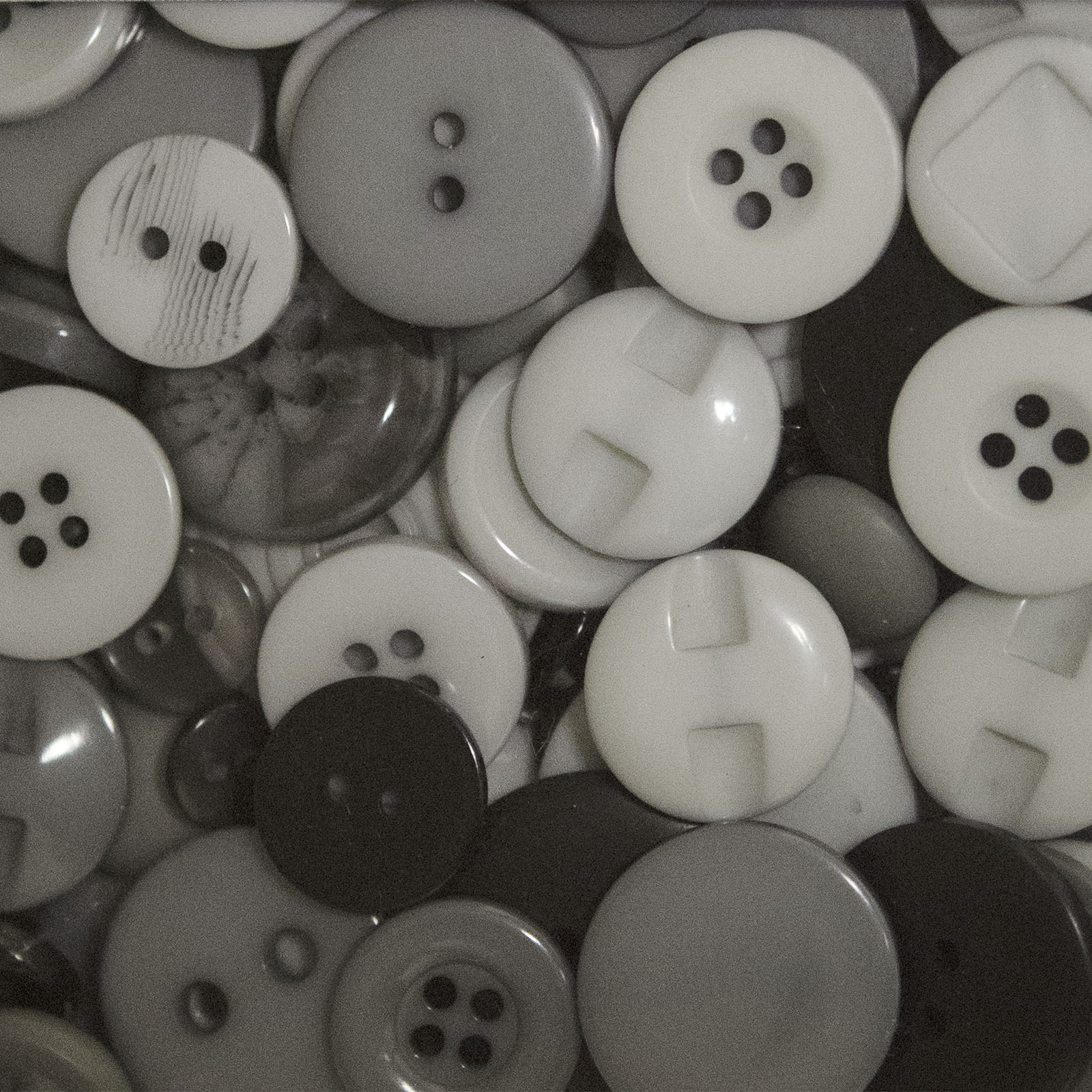 Vaessen Creative • Buttons clamshell Stormy